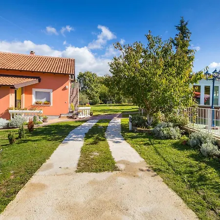 Holiday home Gorgeous In With Wifi *