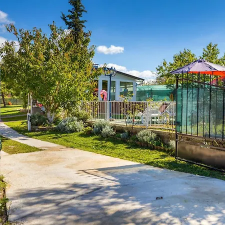 Gorgeous In With Wifi Holiday home *