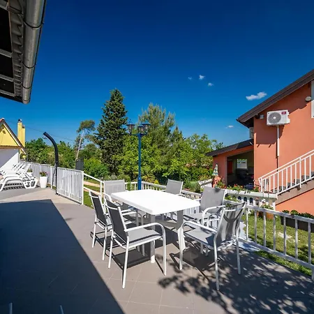 Gorgeous In With Wifi