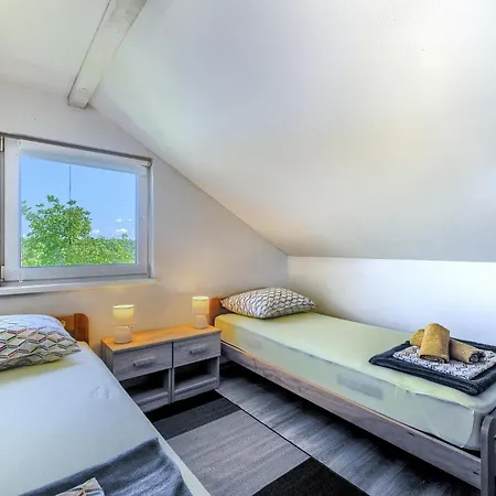 Gorgeous In With Wifi * 沃德年