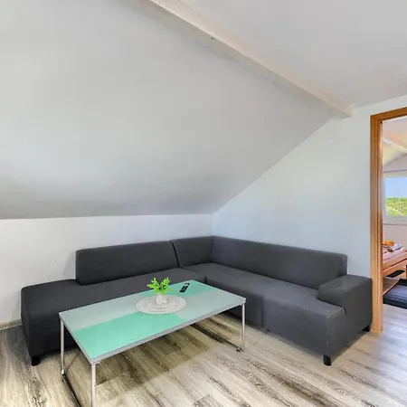 Gorgeous In With Wifi 沃德年