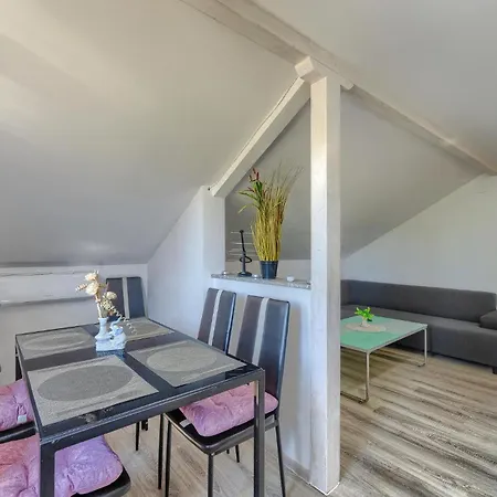 Gorgeous In With Wifi * 沃德年